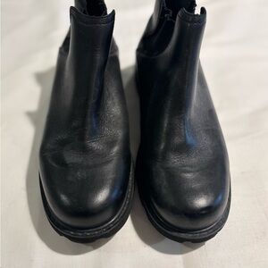 Sorel Black Leather Ankle Boots size 8B